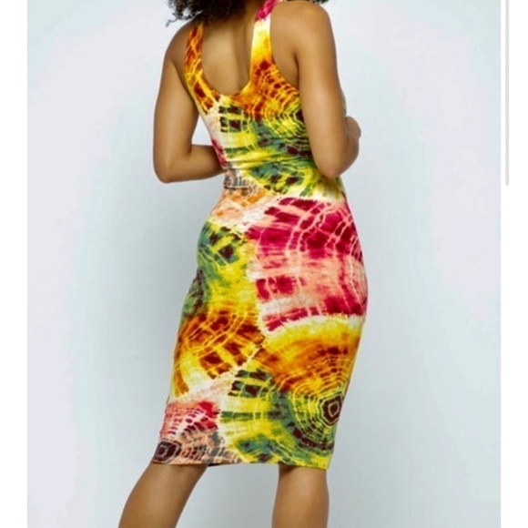 Multicolor tie dye sleeveless dress. Midi length. Scoop neck collar. (M). NWOT - Picture 2 of 3
